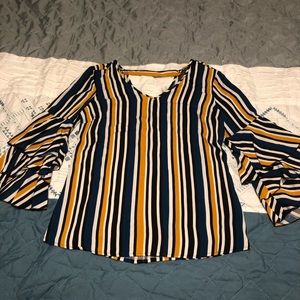 Super cute dress top!